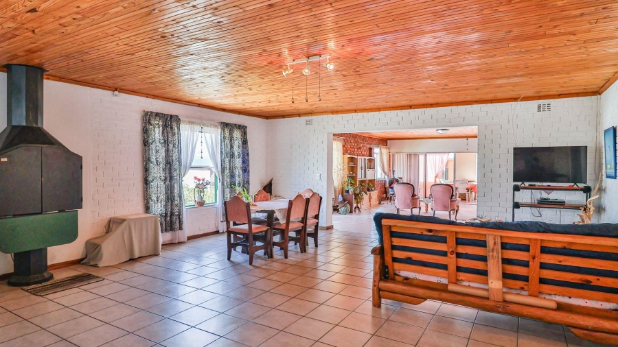 4 Bedroom Property for Sale in De Kelders Western Cape